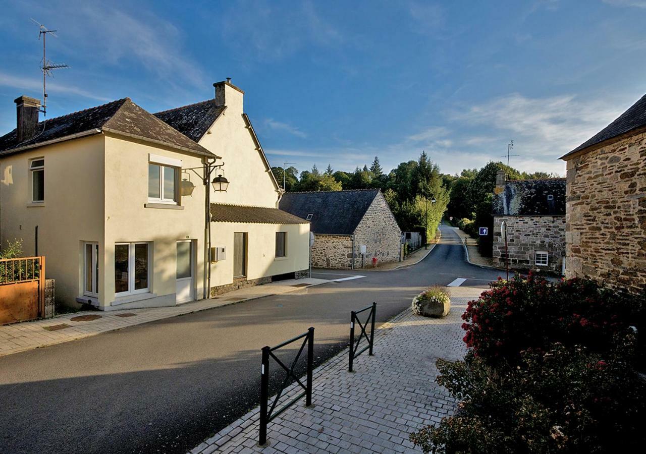 Auberge Le Canard Qui Rit Plélauff 외부 사진